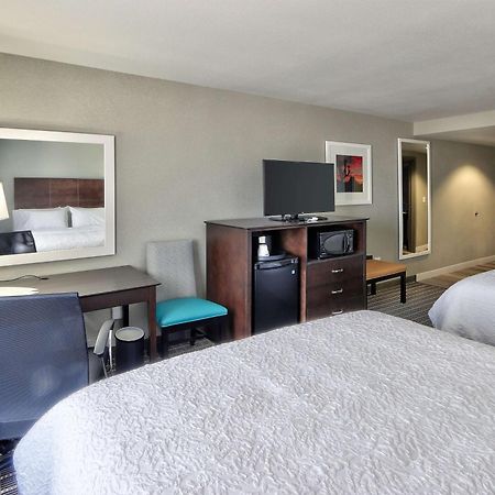 Hampton Inn & Suites Albuquerque Airport Exterior photo