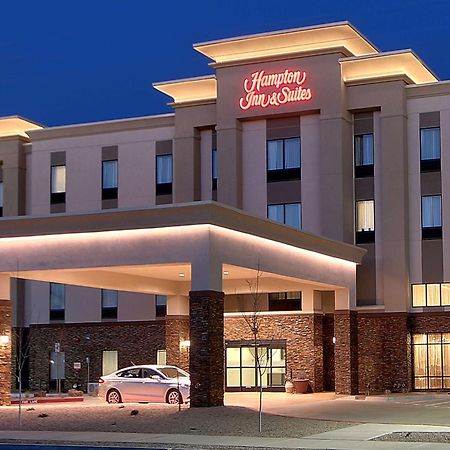 Hampton Inn & Suites Albuquerque Airport Exterior photo