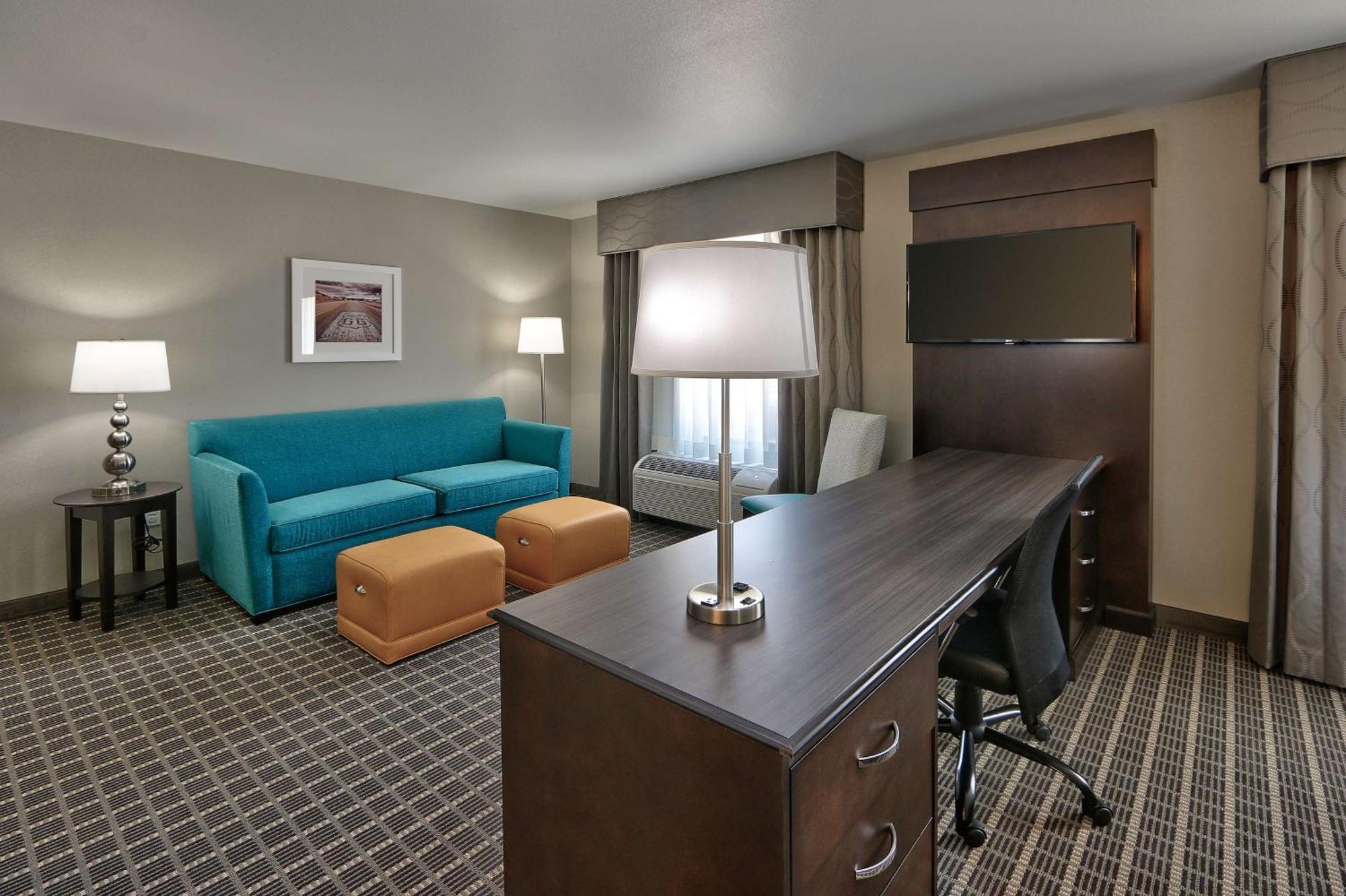 Hampton Inn & Suites Albuquerque Airport Exterior photo